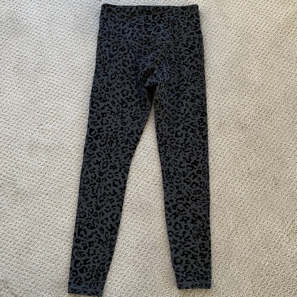 Athleta Elation Ultra High Rise Tight Black Animal Print Leggings buttery soft - Picture 7 of 9